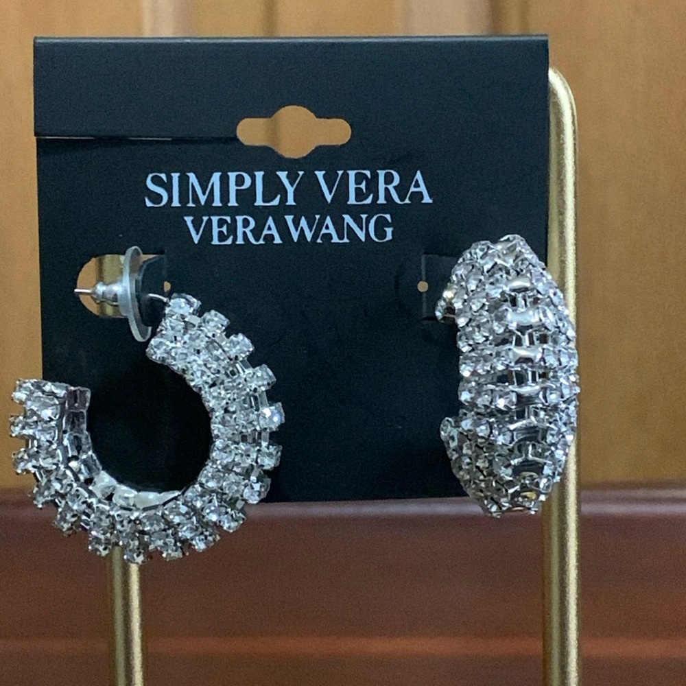 NWT Simply Vera Vera Wang silver tone rhinestone earrings